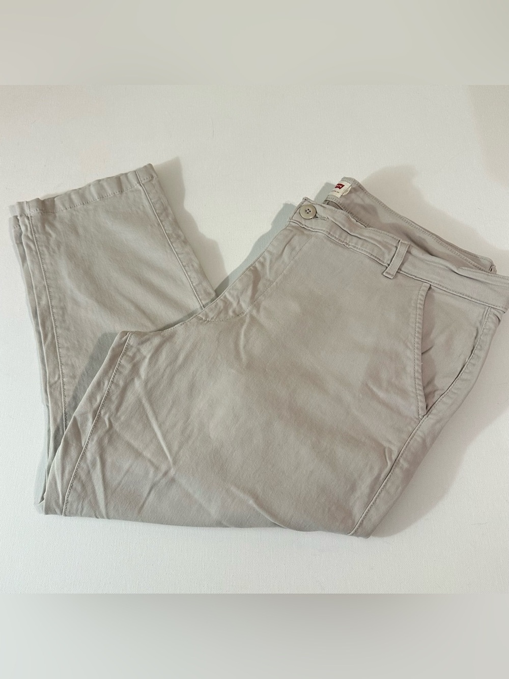 LEVIS - WOMENS - CROPPED PANTS